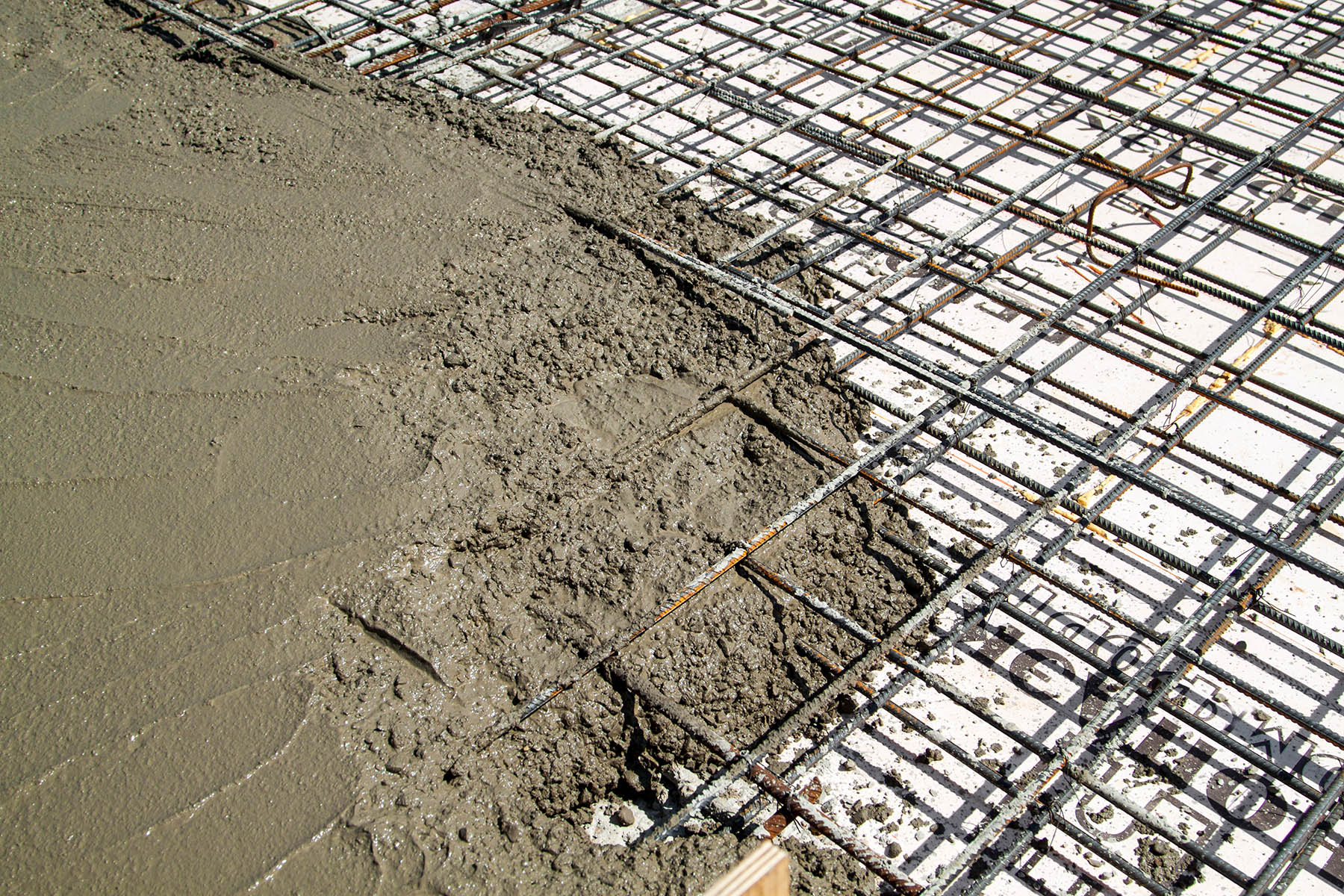 Featured image for Reinforced Concrete: Understanding Its Strength and Uses in Construction