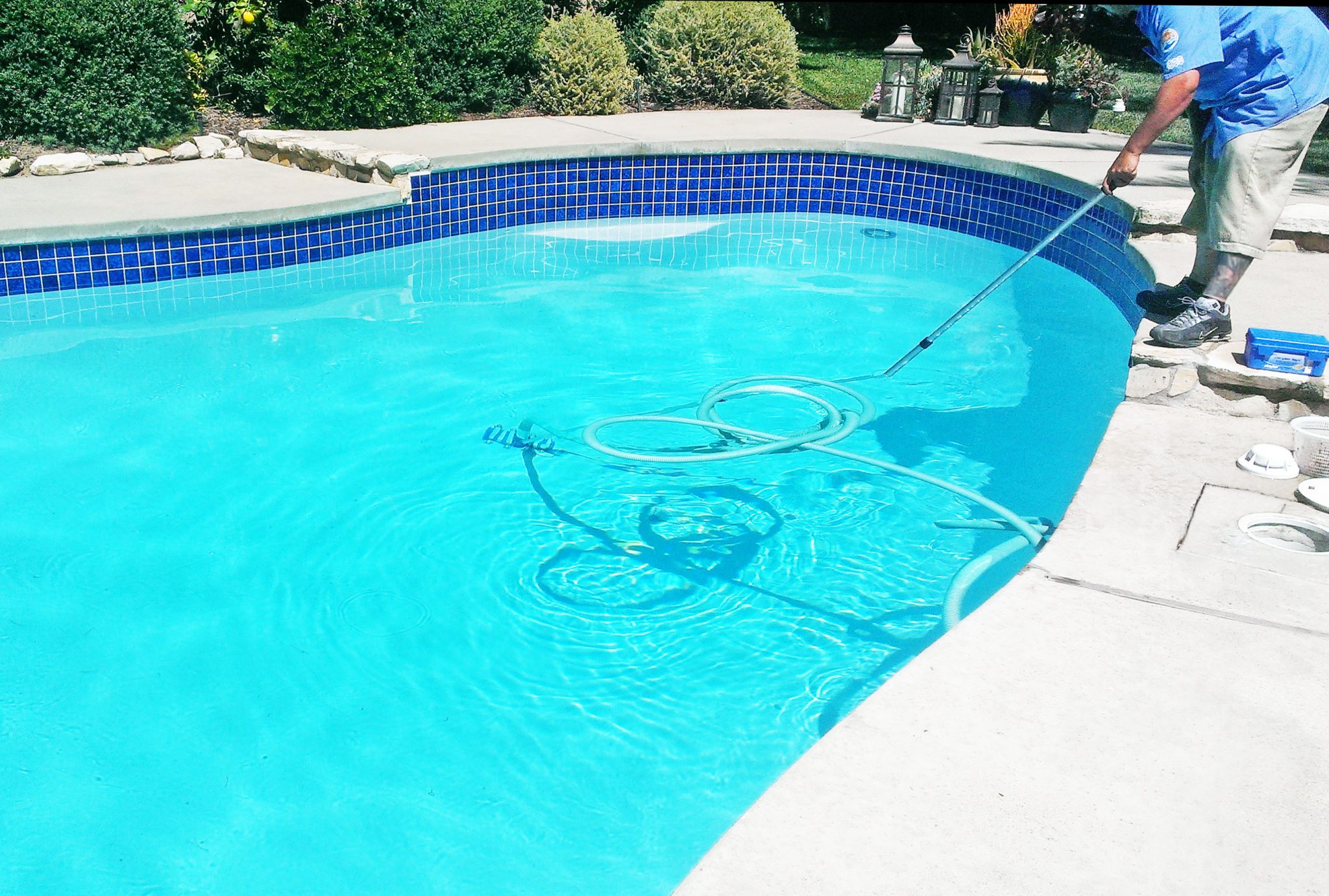 Featured image for Saltwater vs. Chlorine Pools: Which is Best for You?