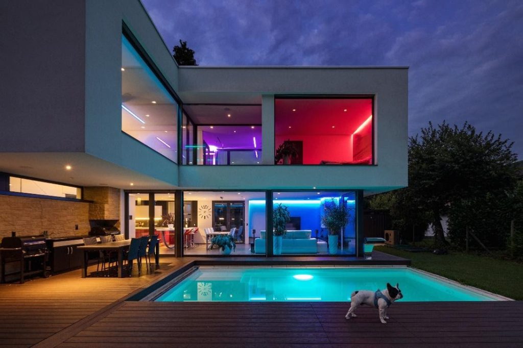 Content image for Latest Trends in Swimming Pool Design and Technology