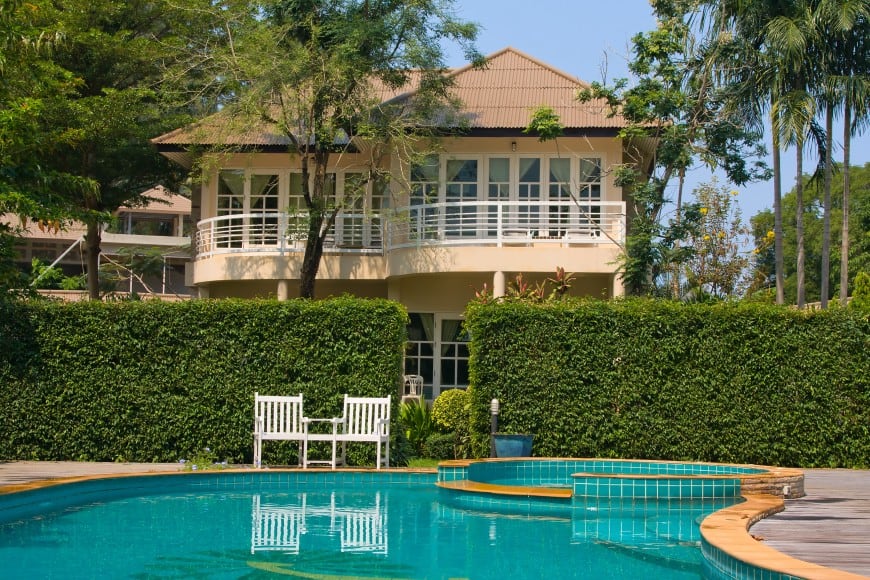 Featured image for Swimming Pool Renovation Ideas to Refresh Your Space