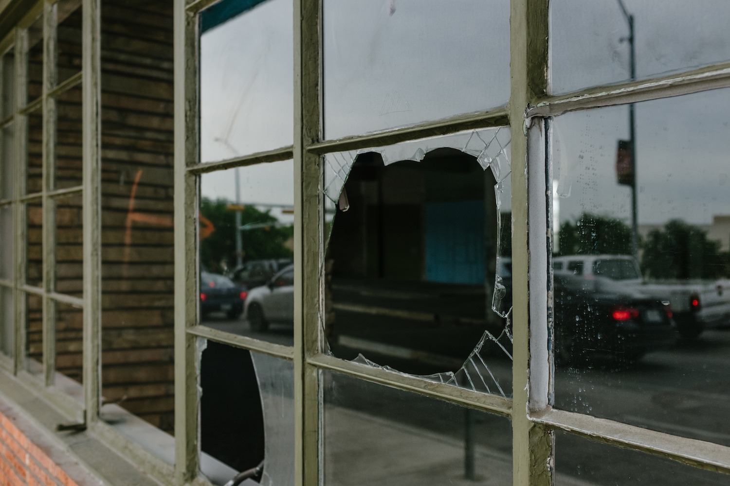 Featured image for Dealing with Common Window Problems: Condensation, Drafts, and More